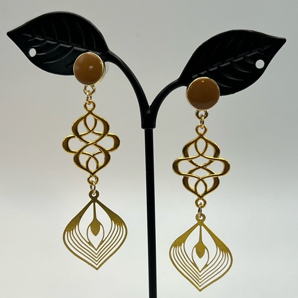 Delicate Art Deco-Inspired Dangle Earrings - Gold Stylish Morocco Earrings - Picture 10 of 12